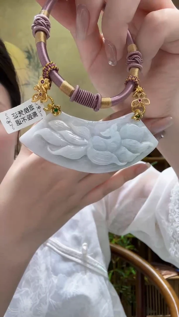 翡翠未镶嵌颈饰吊坠