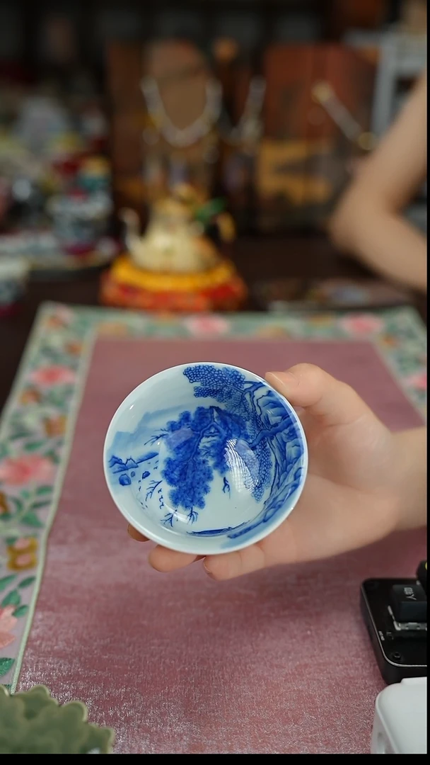 景德镇手工手绘青花山水主人杯