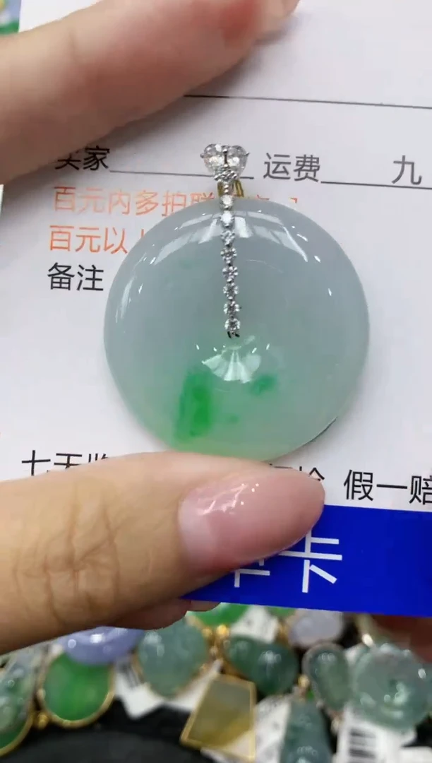 翡翠18K金镶嵌颈饰111111111