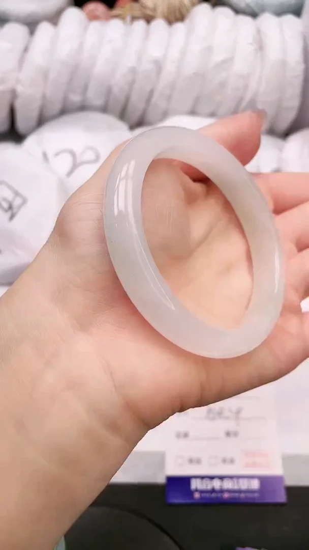 【闪购商品】石英质玉手镯未镶嵌17K325-54