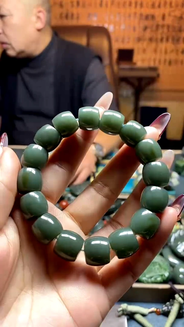 颈饰未镶嵌和田玉拍一发一