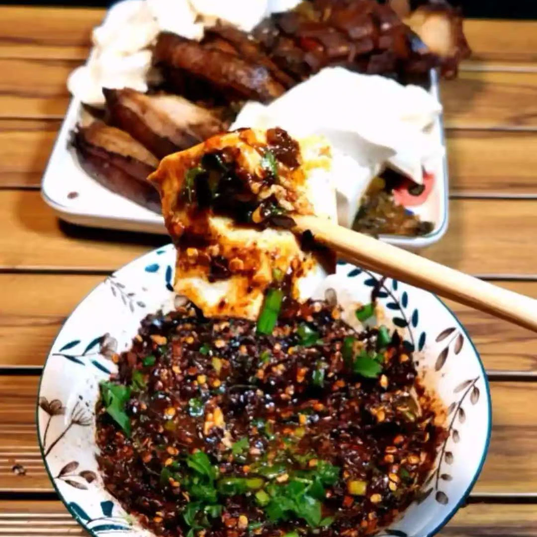 湖南湘西苗族岩打滚手工自制糊辣椒面