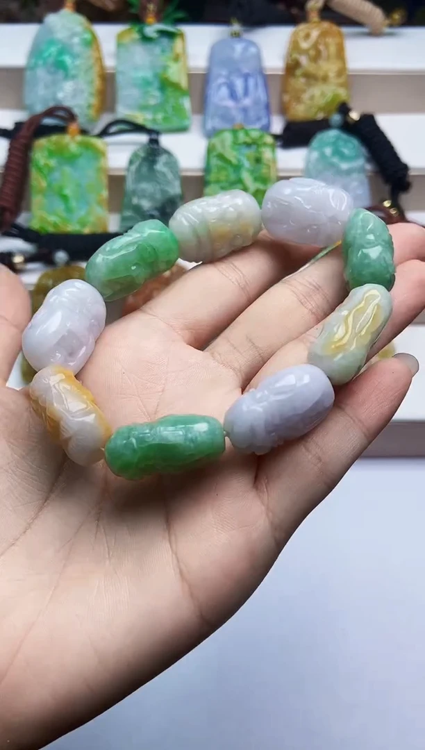 颈饰未镶嵌翡翠翡翠A货