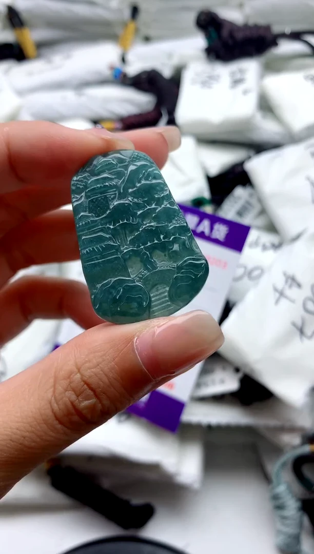 翡翠未镶嵌颈饰9999999999