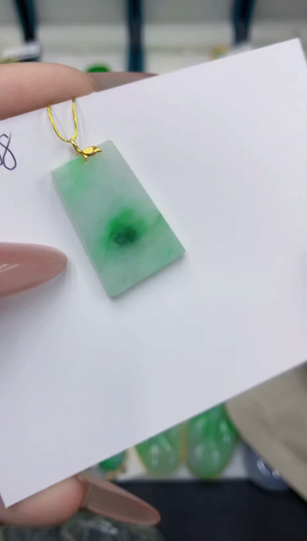 颈饰18K金镶嵌翡翠111111