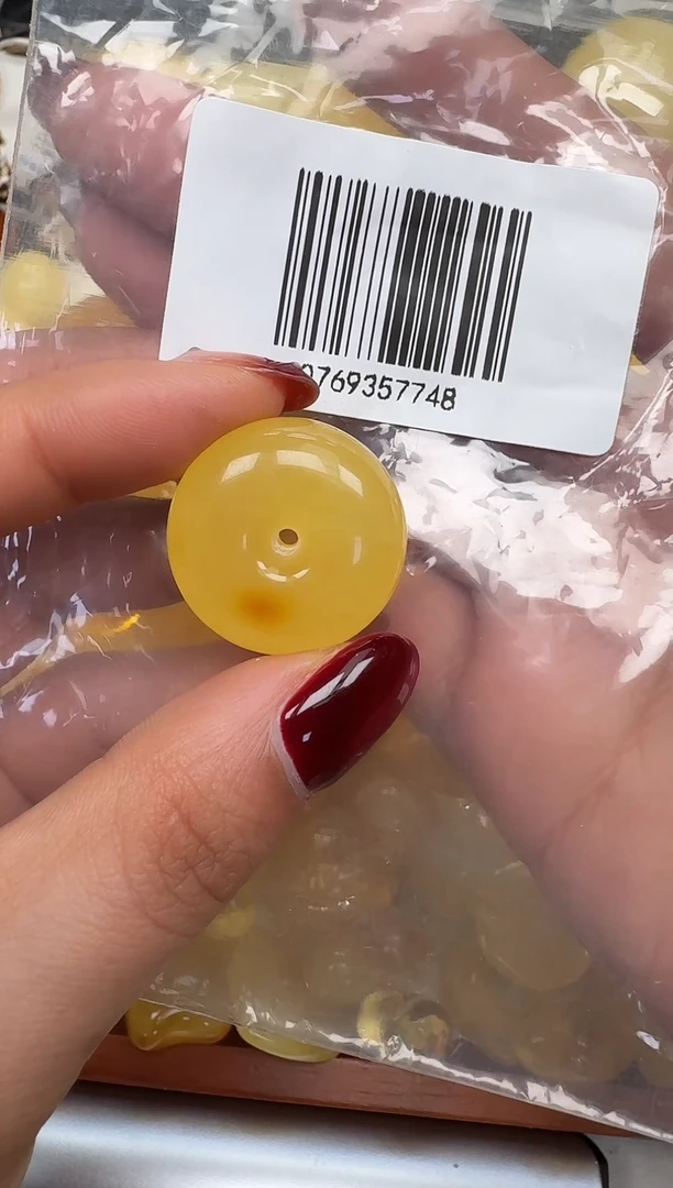 裸石琥珀未镶嵌如图