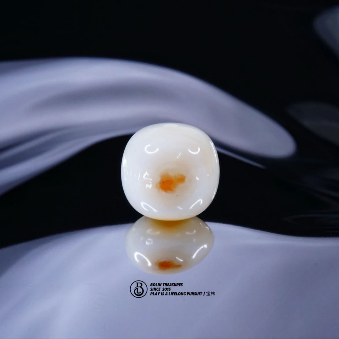 12.1mm奶白底橘红金沁色老型单珠  天然琥珀蜜蜡文玩配饰