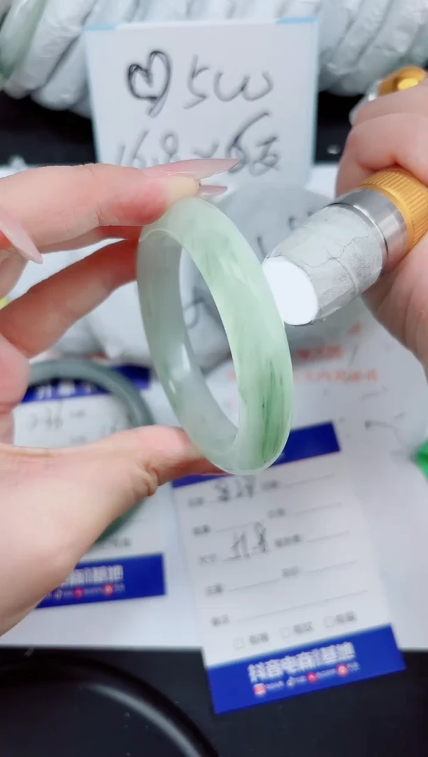 石英质玉手镯未镶嵌237-51.8