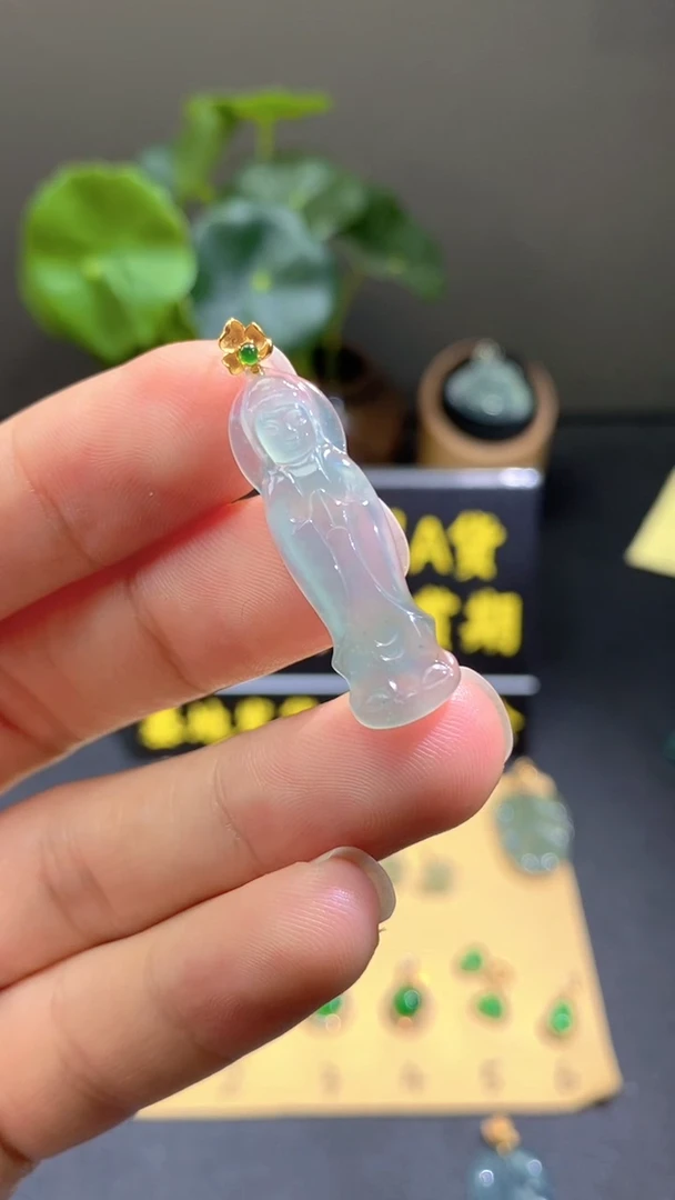 颈饰18K金镶嵌翡翠翡翠A货