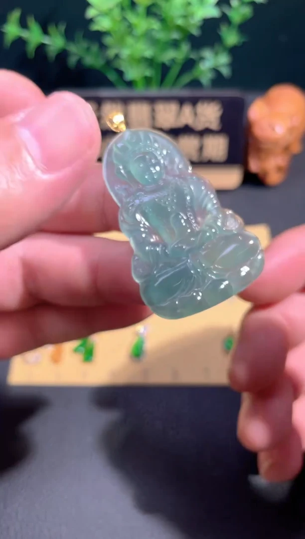 颈饰18K金镶嵌翡翠翡翠