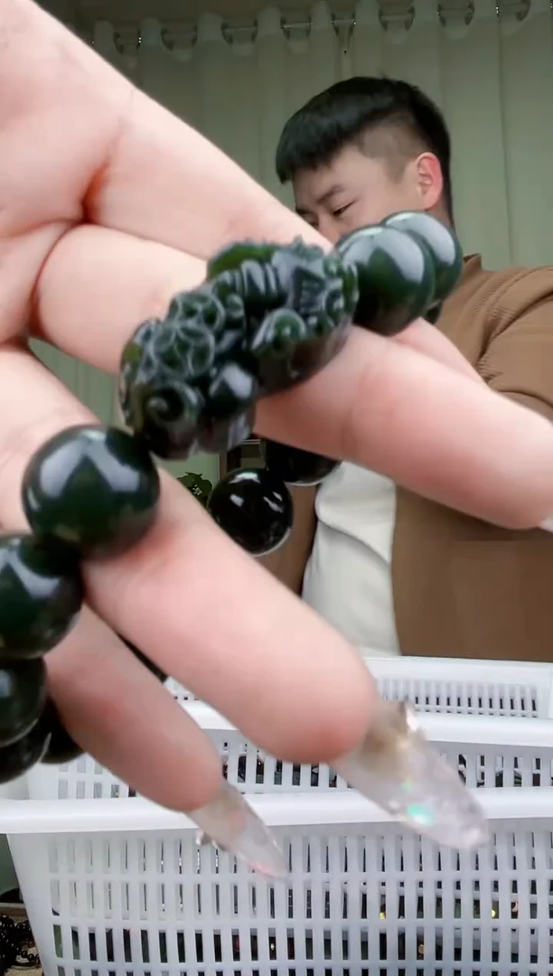 【闪购商品】和田玉挂件未镶嵌拍一发一，多样性发货！