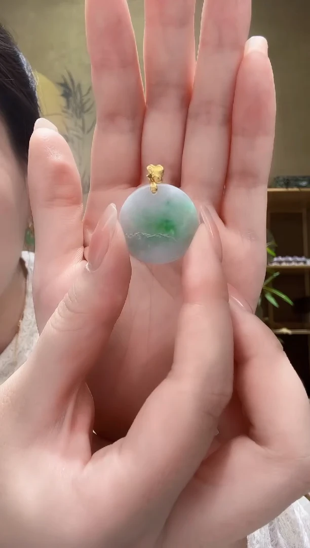 翡翠未镶嵌颈饰吊坠