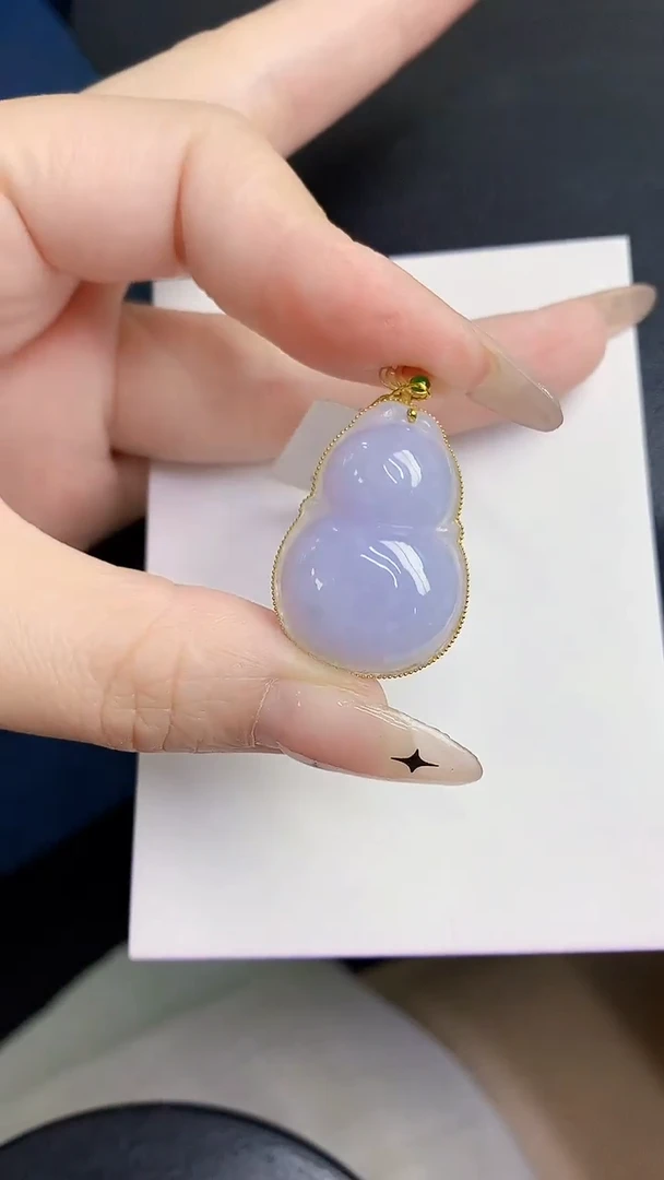 颈饰18K金镶嵌翡翠缅甸天然翡翠A货