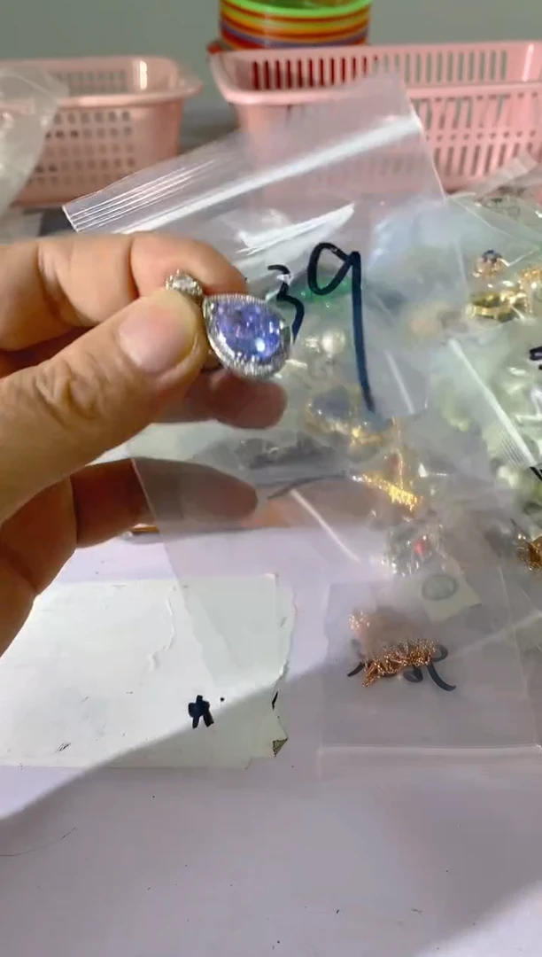 【闪购商品】水晶颈饰银S925镶嵌539红宝，蓝宝，多样性发一件赠链