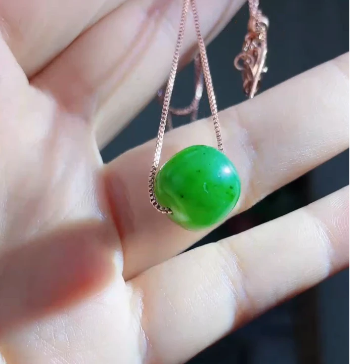 和田玉路路通吊坠拍一发一，多样性发货！