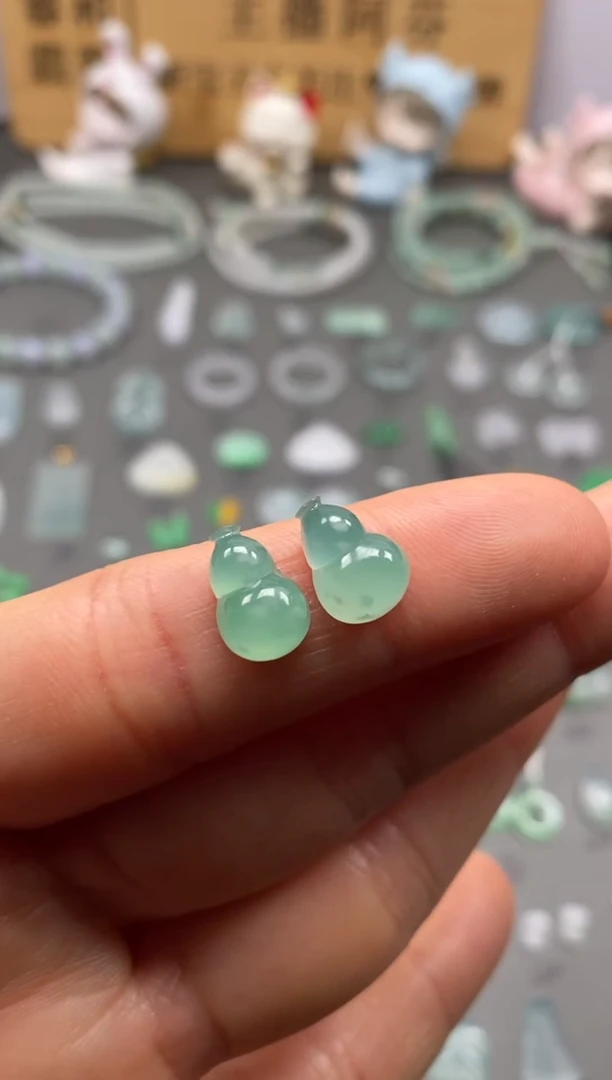 【闪购商品】翡翠颈饰未镶嵌木那緑葫芦1对/芬