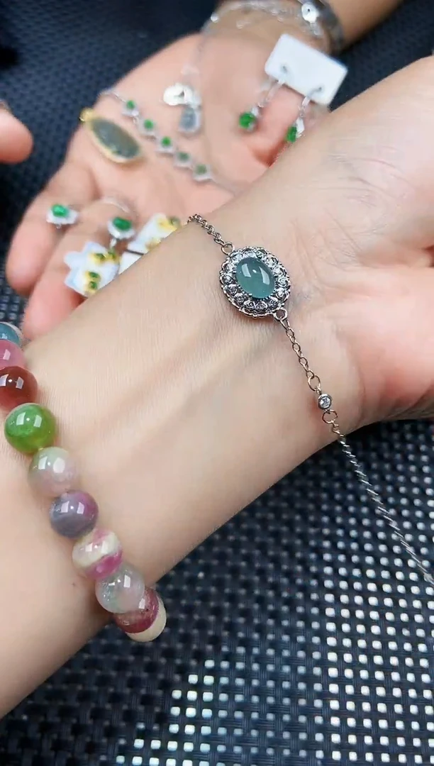 【闪购商品】翡翠手链未镶嵌11111111