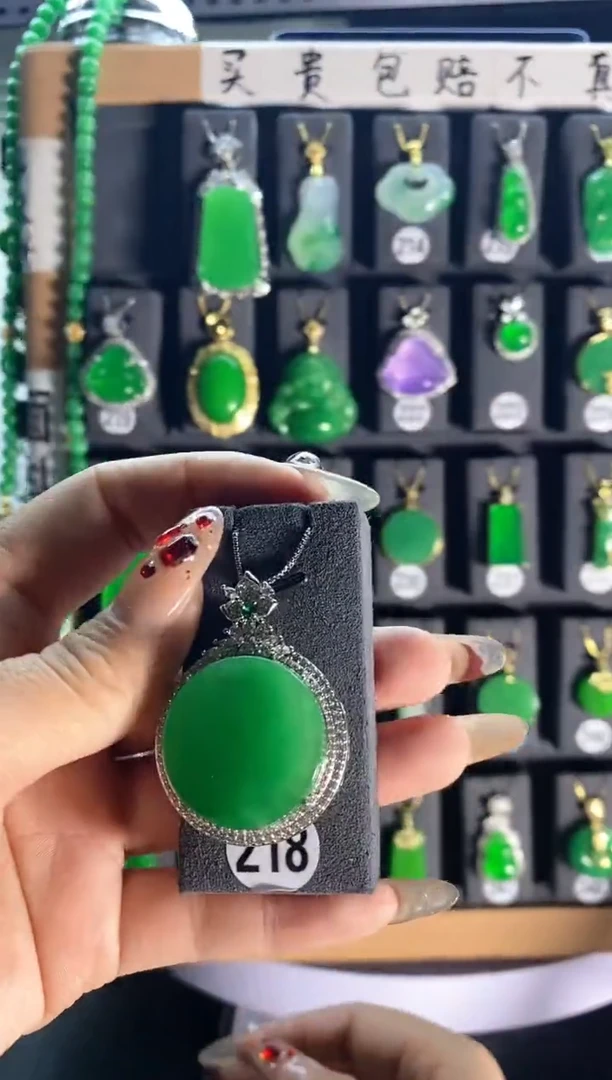 【闪购商品】翡翠耳饰银S925镶嵌218...