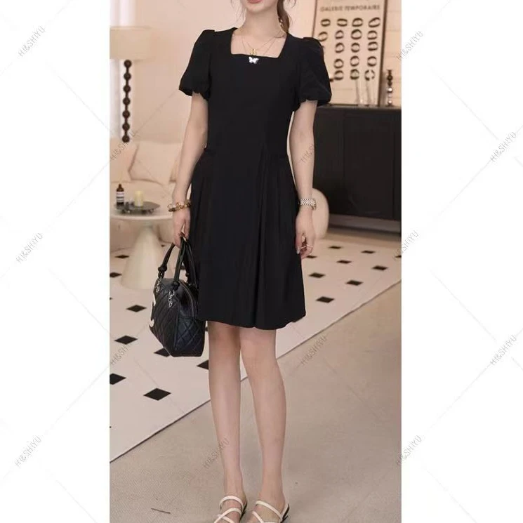 2025年夏季新款温柔风减龄收腰显瘦方领短袖连衣裙女