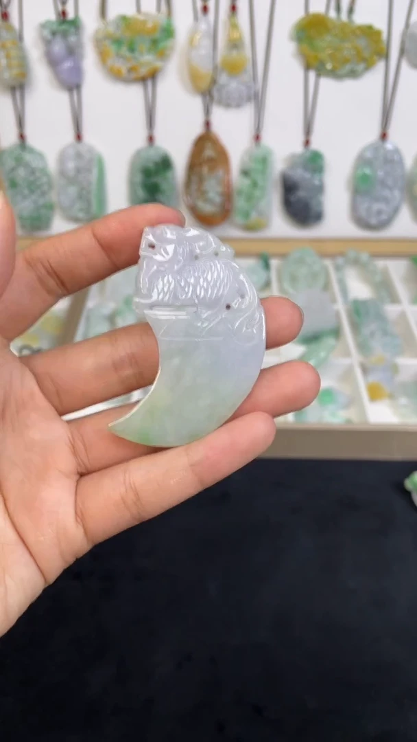 颈饰未镶嵌翡翠1