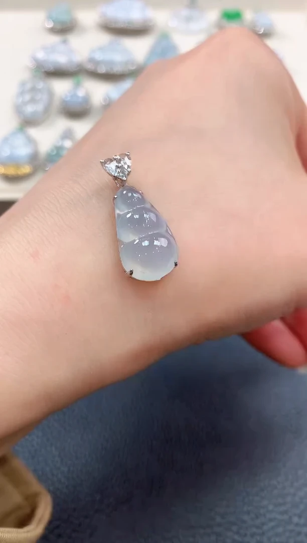 【闪购商品】翡翠吊坠(不含链)18K金镶嵌b42多样性一件发货