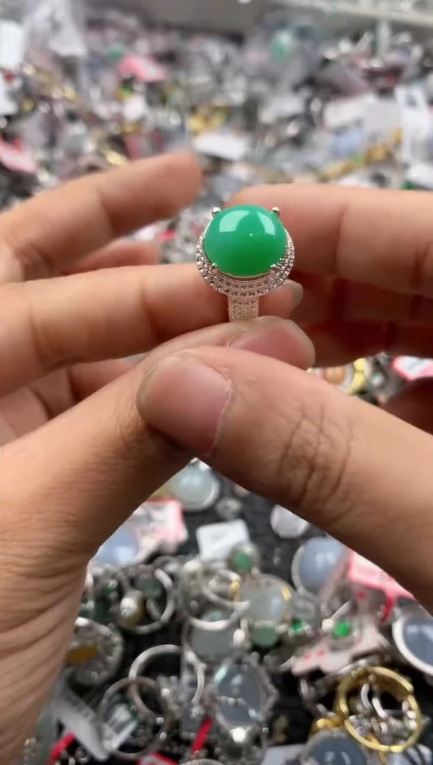 未镶嵌戒指翡翠888            10