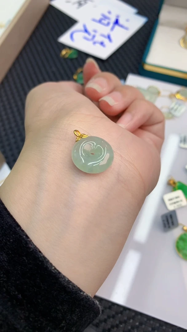 【闪购商品】翡翠颈饰18K金镶嵌            8