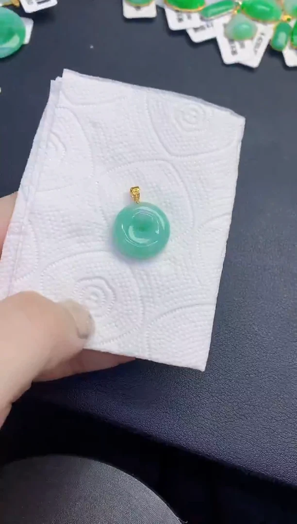 颈饰未镶嵌翡翠缅甸天然翡翠A货