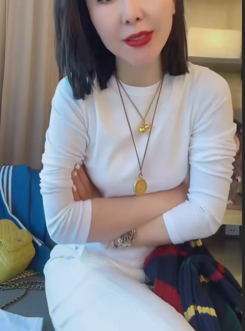 2025秋冬新款纯色简约圆领正肩长袖打底衫T恤修身显瘦内搭上衣女