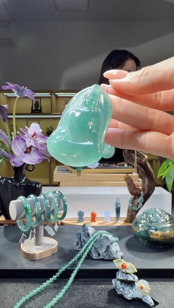 吊坠(不含链)未镶嵌翡翠观音