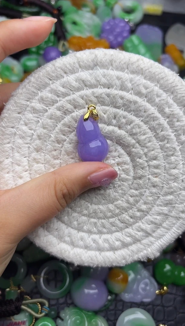 颈饰未镶嵌翡翠缅甸翡翠吊坠