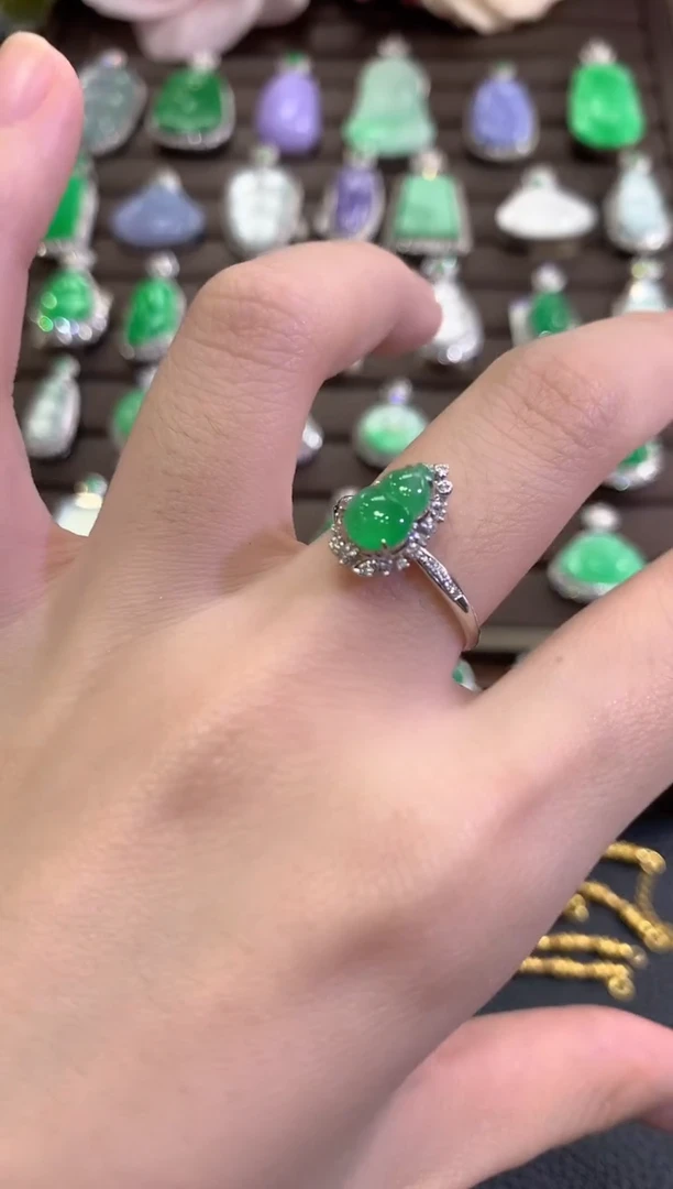 18K金镶嵌戒指翡翠秋日珠宝W33