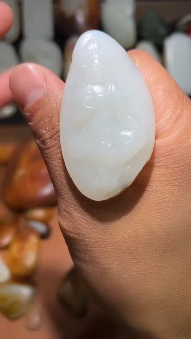 未镶嵌和田玉把件1****空和田玉1