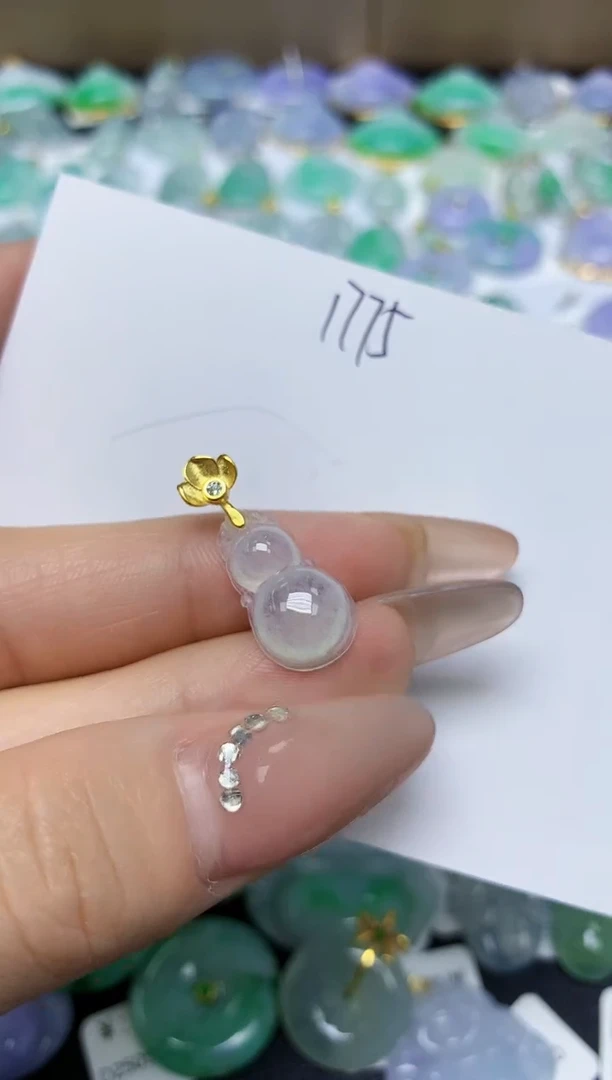翡翠未镶嵌颈饰 天然缅甸翡翠A货
