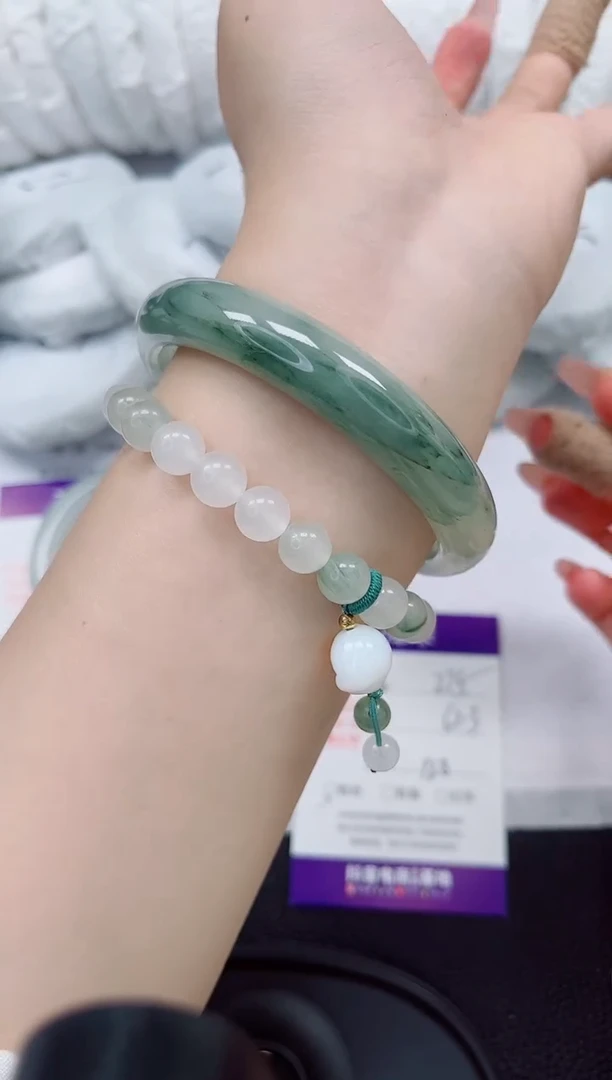 石英质玉手镯未镶嵌275-62/63