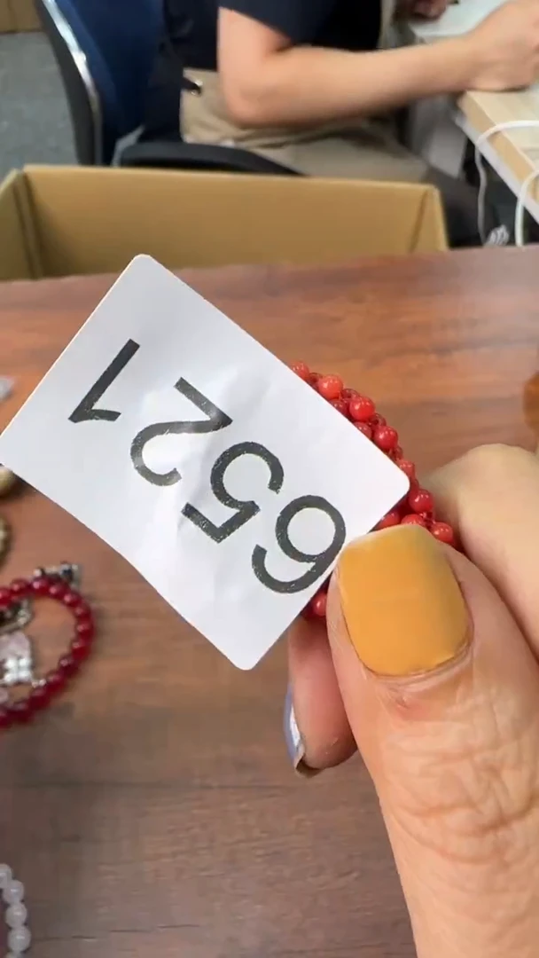 撕开云雾就会看见光