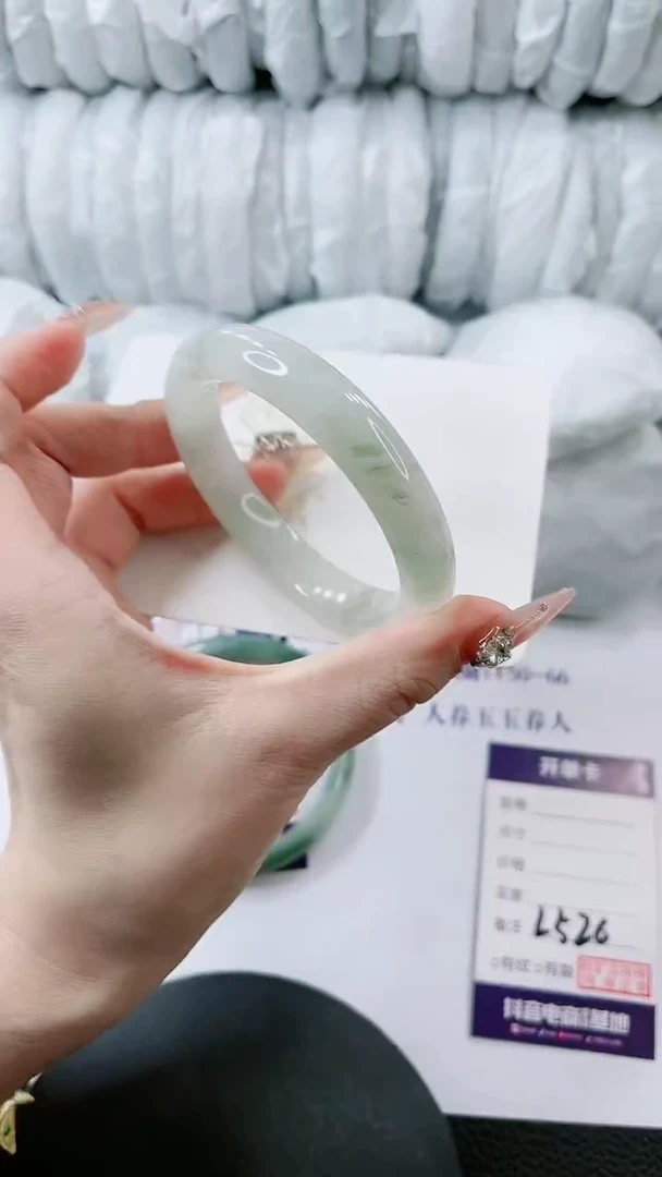 【闪购商品】石英质玉手镯未镶嵌多样性发货L526