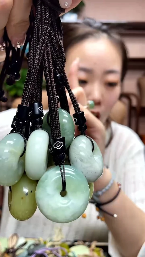 【闪购商品】岫玉吊坠未镶嵌祝老板生日快乐