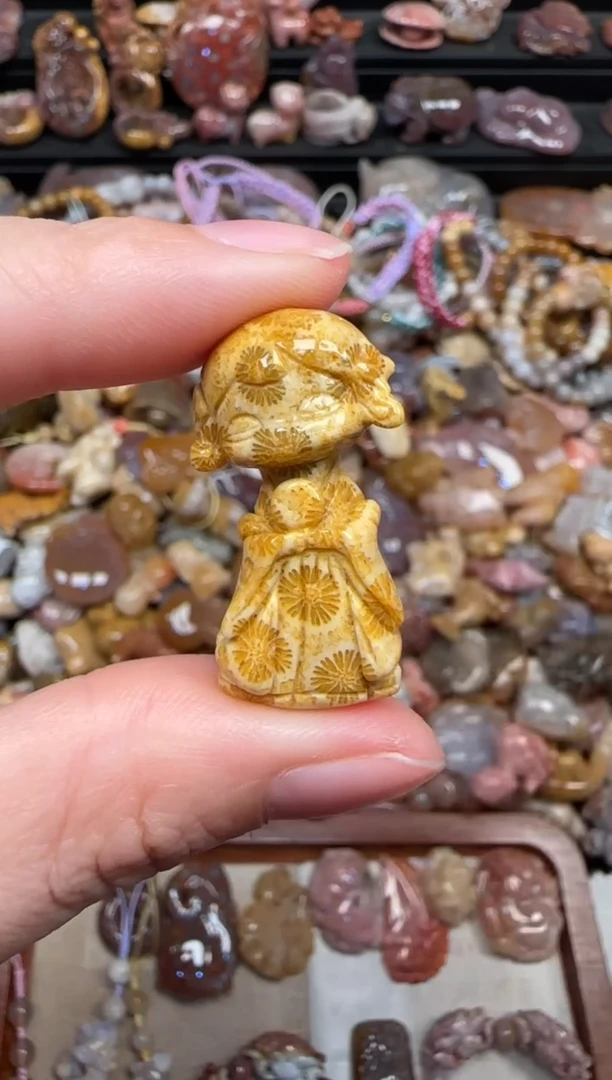 颈饰未镶嵌硅化珊瑚（珊瑚玉）565