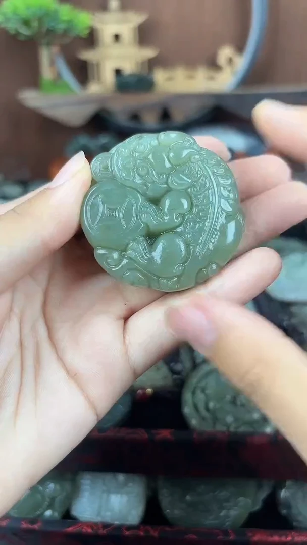 和田玉未镶嵌颈饰1