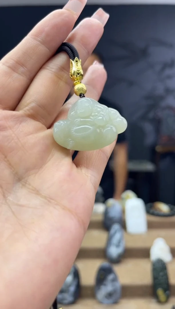 颈饰未镶嵌和田玉1