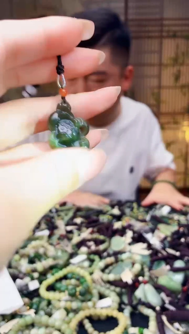 颈饰未镶嵌和田玉多样性发货，拍一发一