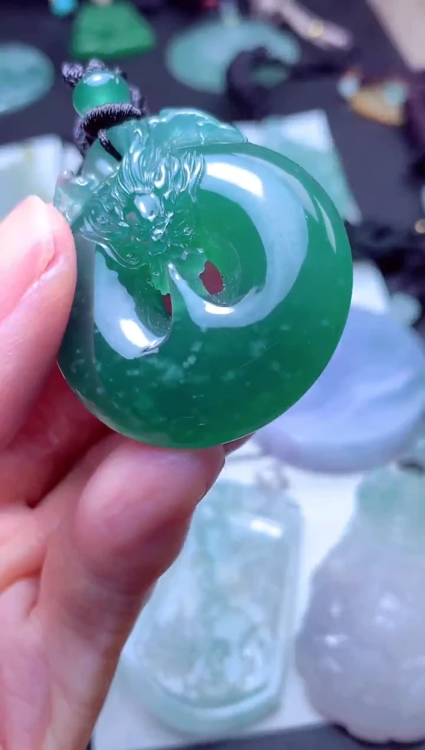 颈饰未镶嵌翡翠天然A货翡翠