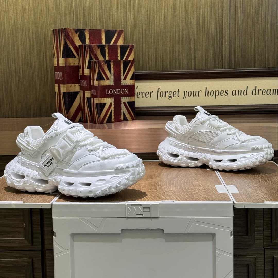 2025夏季新款时尚百搭潮流轻奢做旧软底舒适休闲男鞋（标准码数）