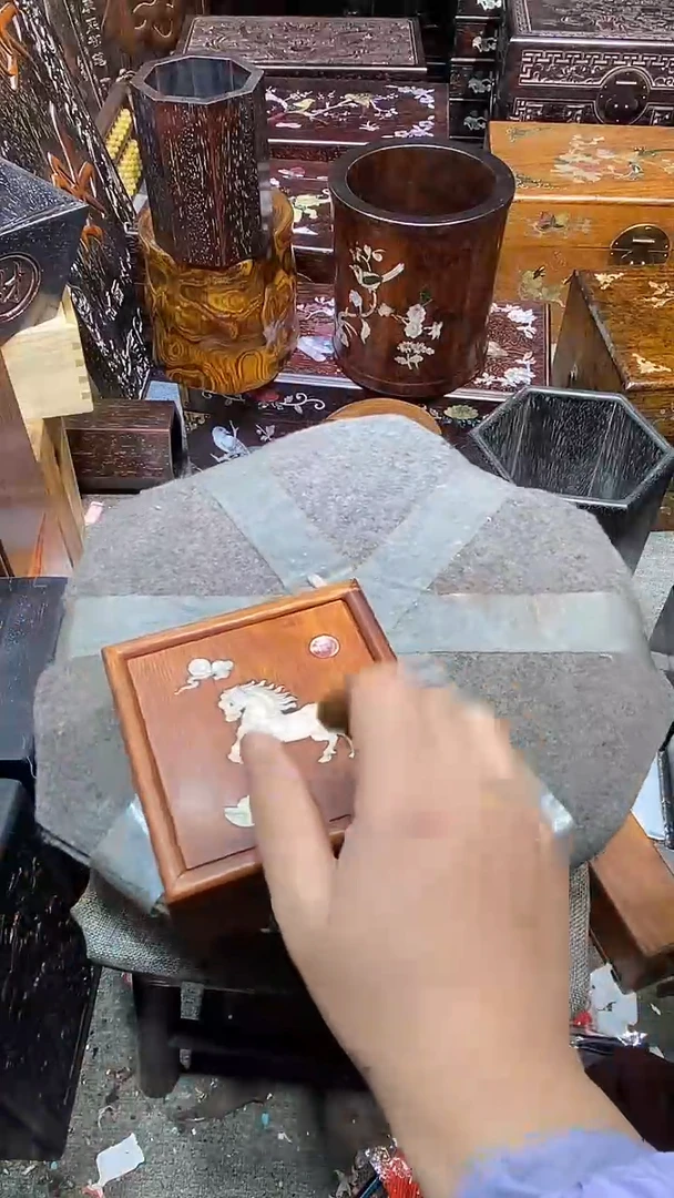 木木雕款盒子一个
