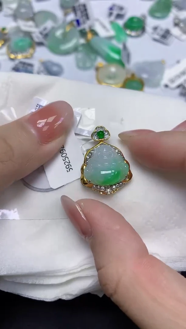 颈饰未镶嵌翡翠天然缅甸翡翠A货多样性发一件