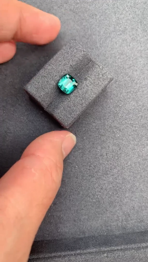 【闪购商品】碧玺裸石未镶嵌2ct拉贡