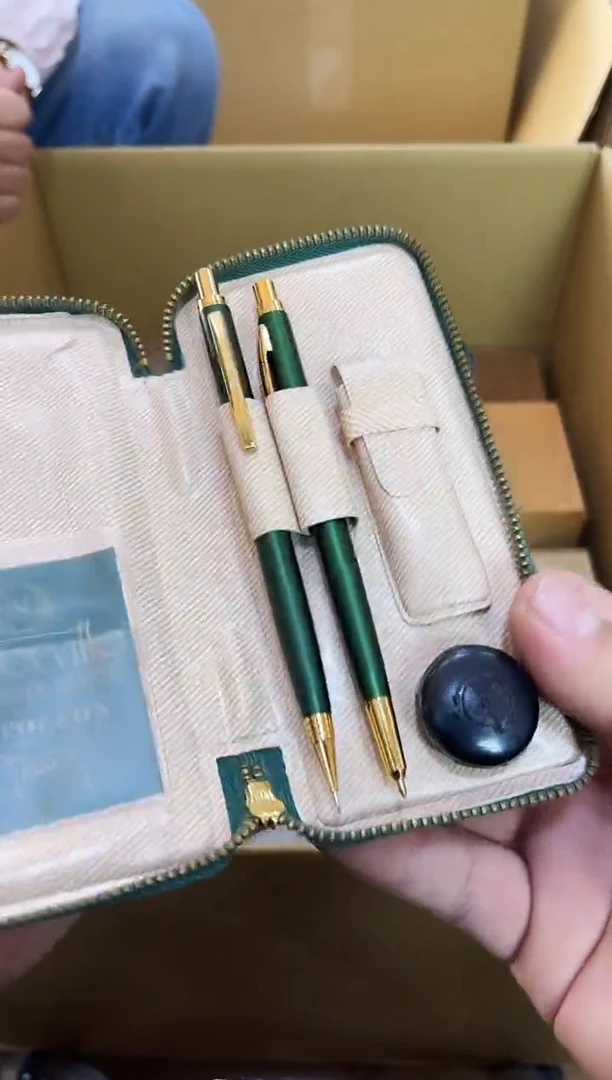 如图所示 阁集工艺品