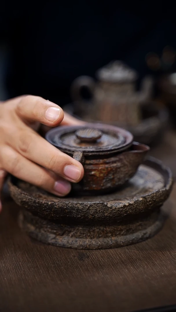 全手工制作  紫砂古钱币宝瓶