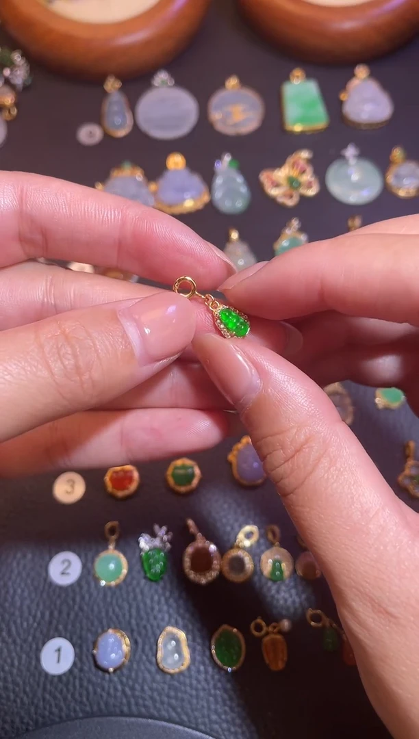 颈饰银S925镶嵌翡翠a货翡翠